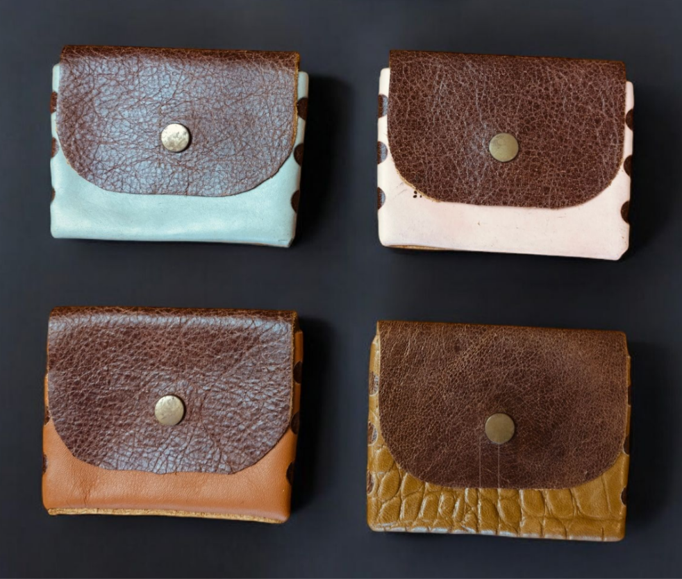 Canoe wallet two-toned