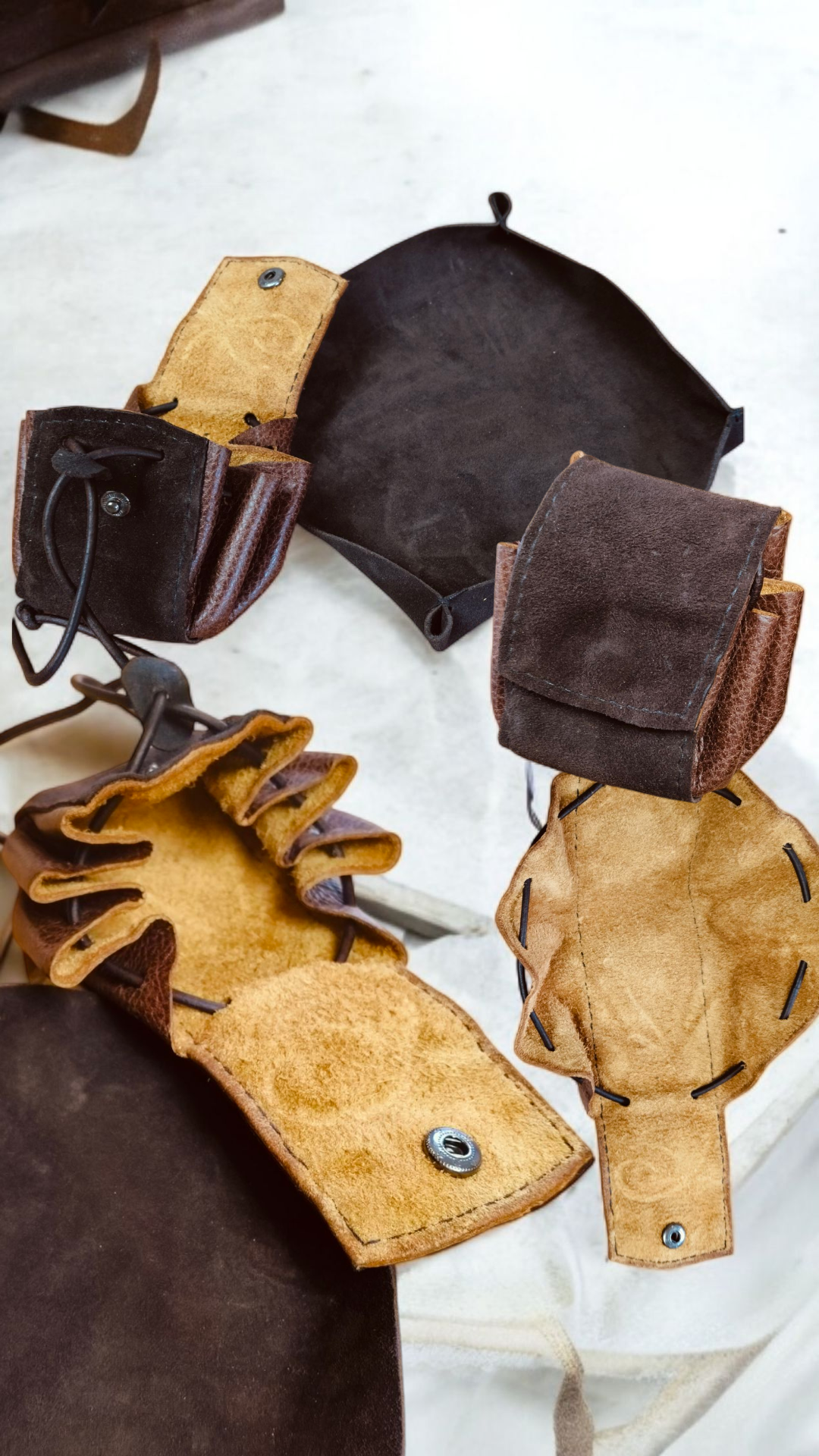 Druid pouch two- toned velours